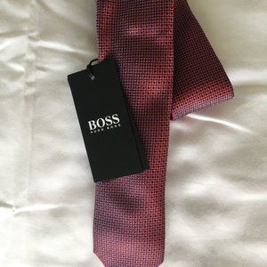 NWT Hugo Boss 100% Silk Dark Pink Tie $118 Italy